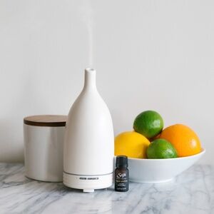 Saje Aroma Om White Diffuser Wellness Purify Humidifier Extra Oils